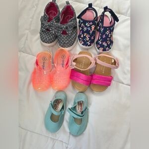 5 Pairs Of Toddler Girl Sandals (Sz 5)